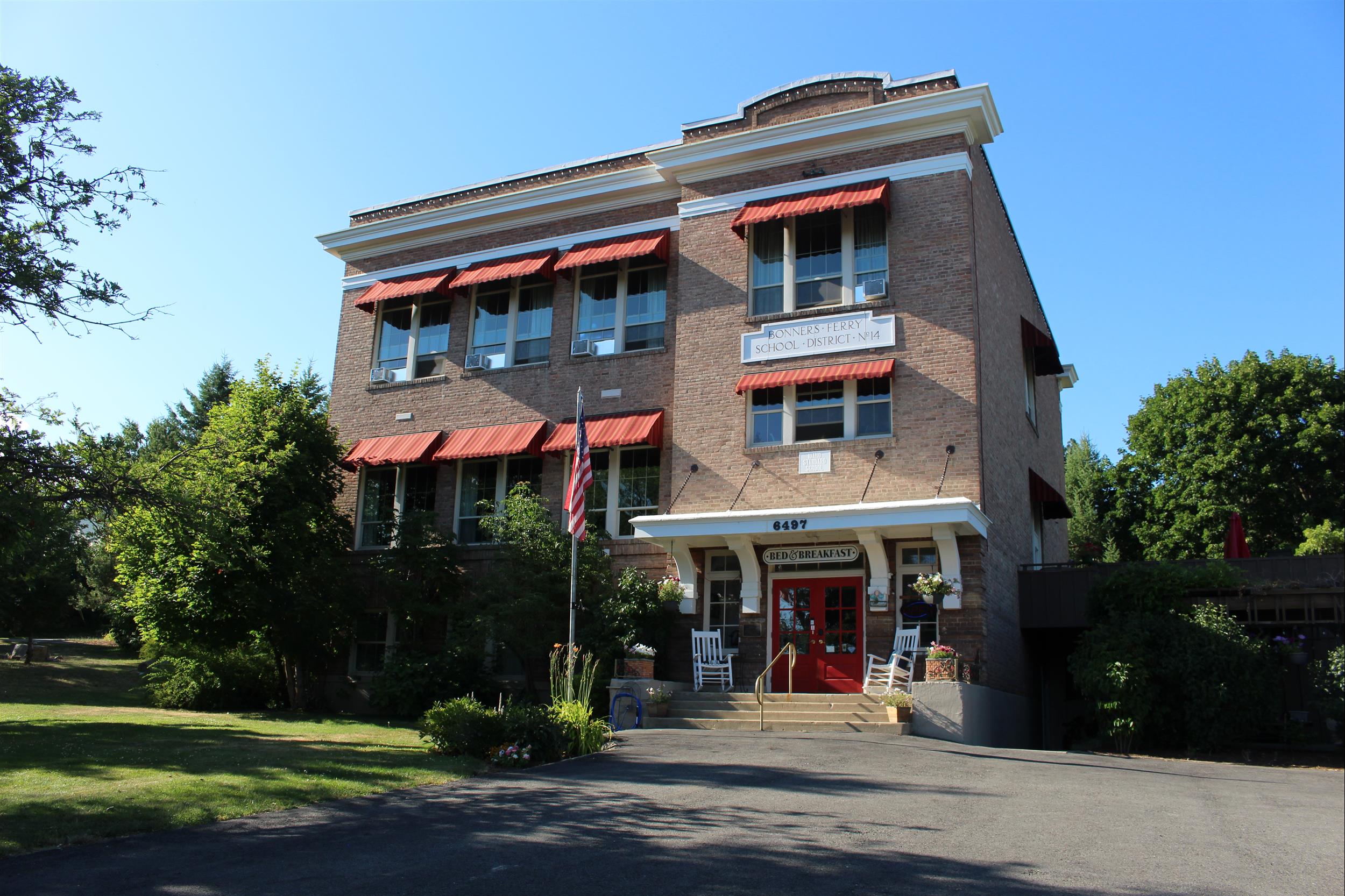 Front of Northside school bed and breakfast